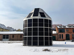 Solar-Iglu bei Schnee